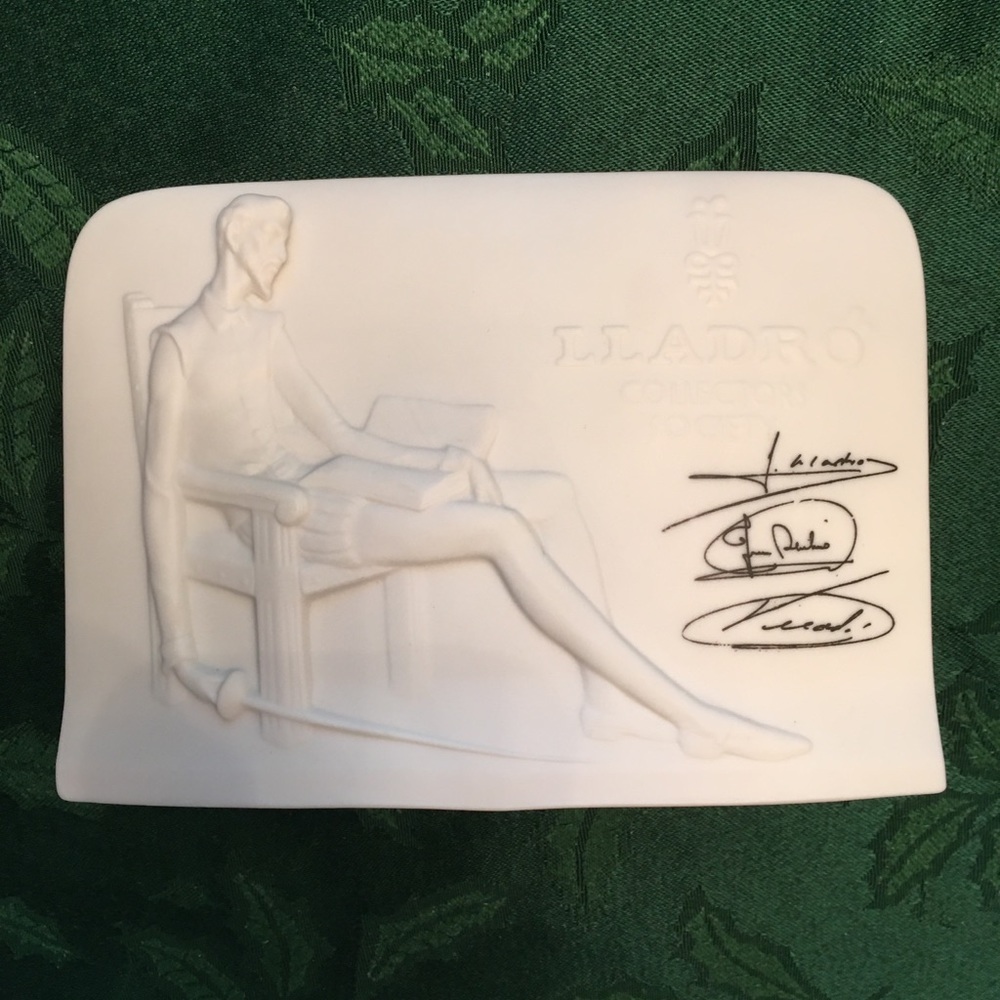 Lladro Retired Collectors Society Porcelain